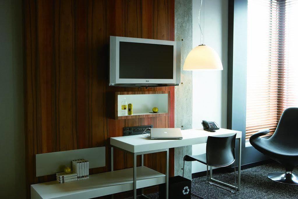 Hôtel Alt Quartier DIX30 Brossard Extérieur photo