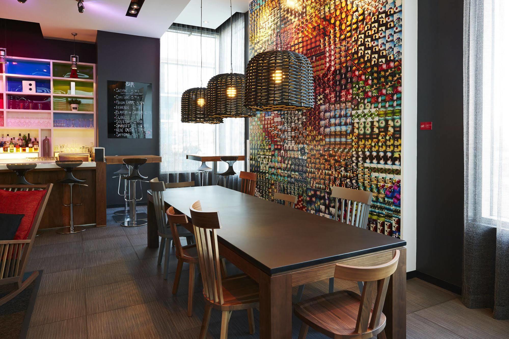 Hôtel Alt Quartier DIX30 Brossard Extérieur photo