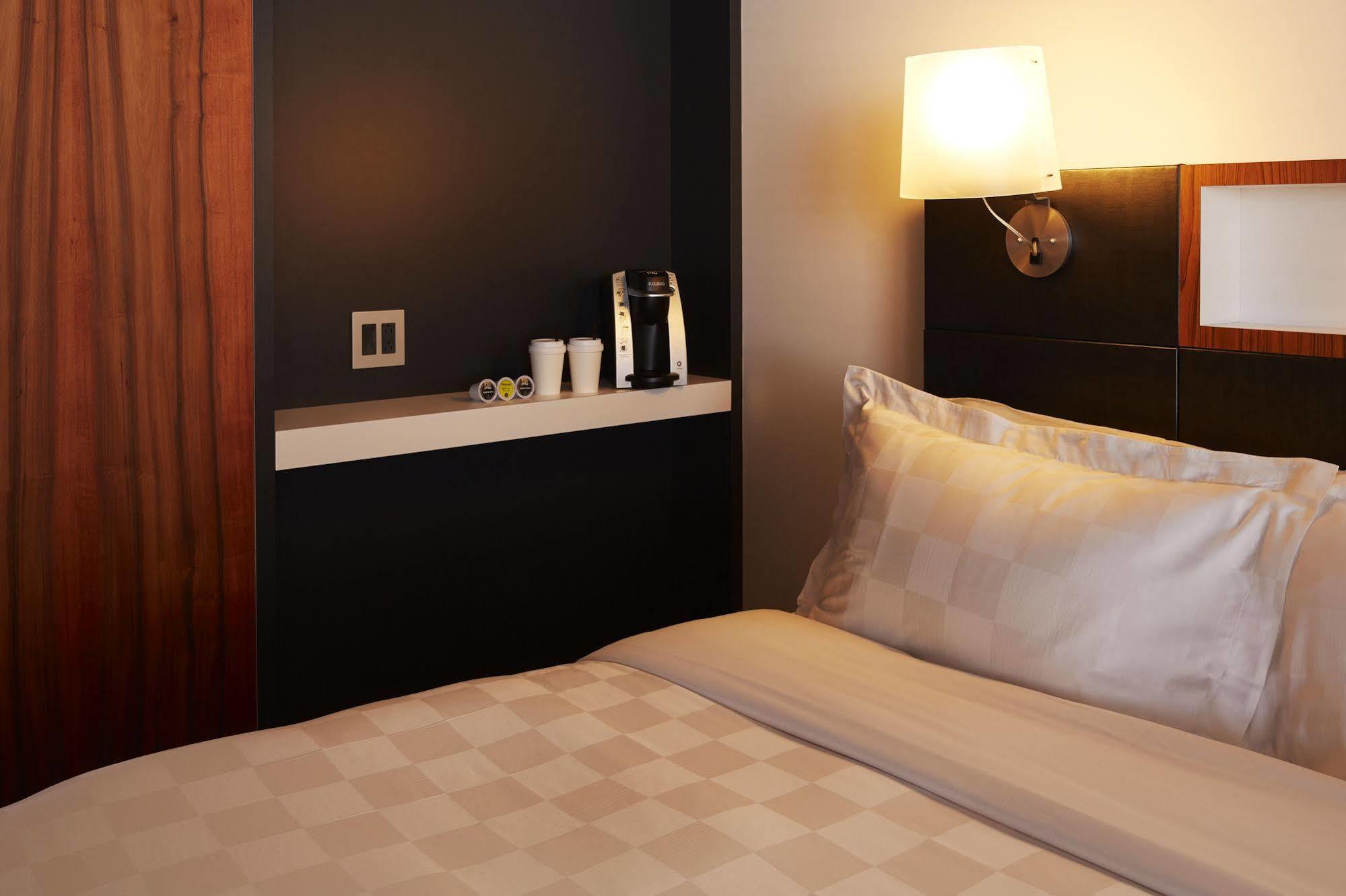 Hôtel Alt Quartier DIX30 Brossard Extérieur photo