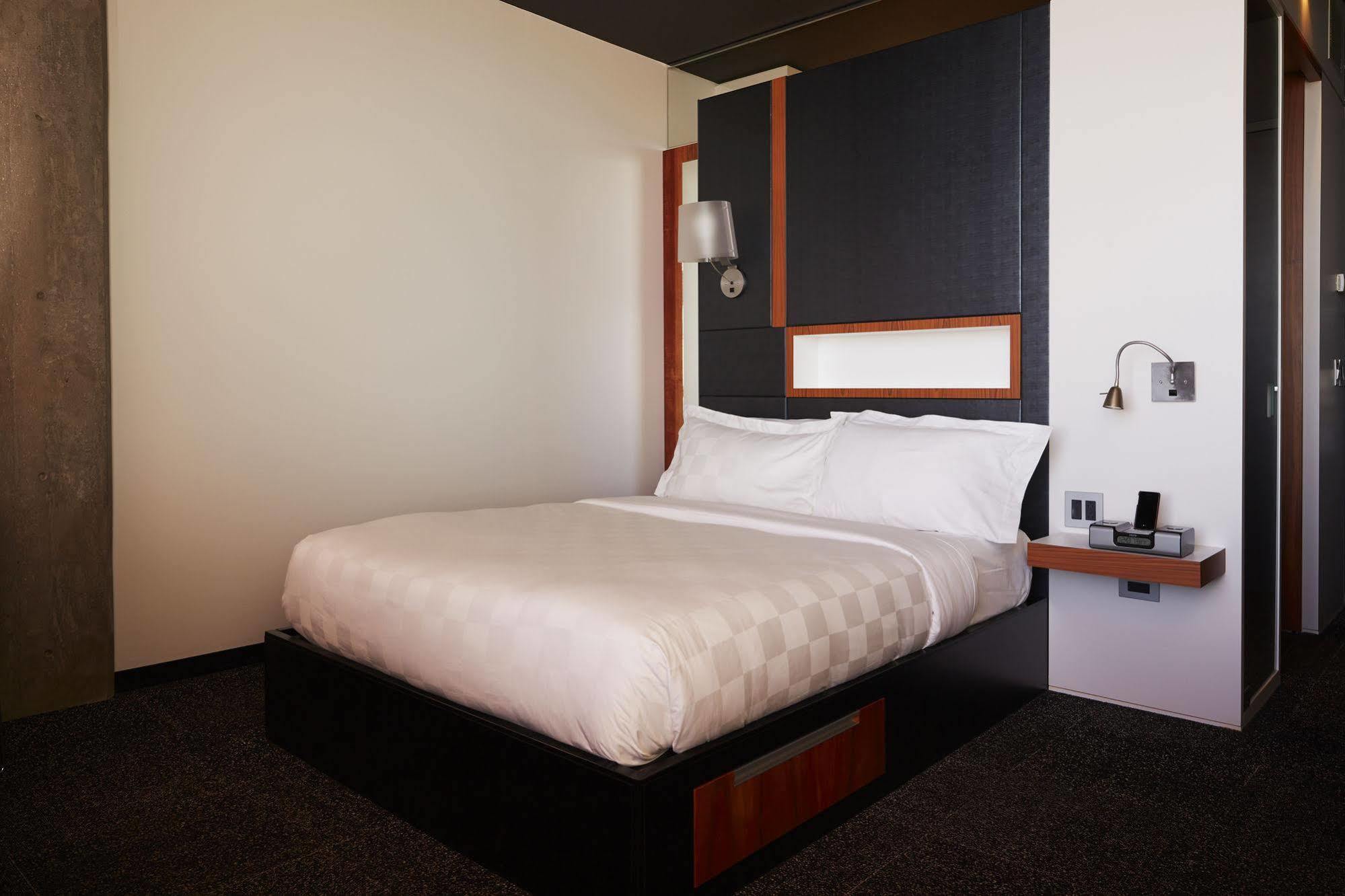 Hôtel Alt Quartier DIX30 Brossard Extérieur photo